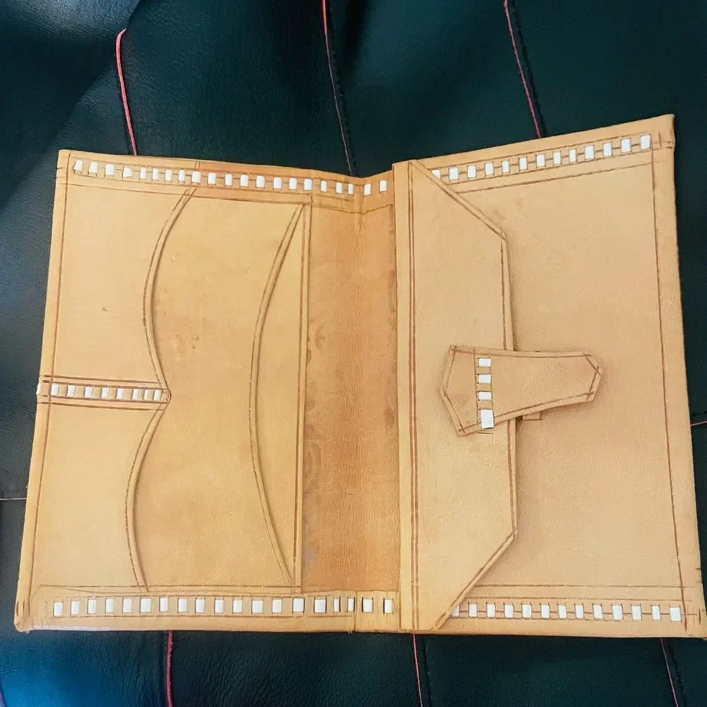 Wallet handtooled Collectible Vintage Leather Bifold pockets unisex 60's tooled
